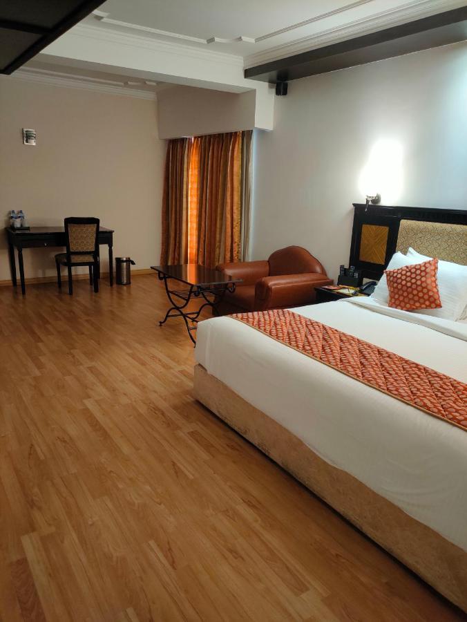Srm Hotel Trichy Tiruchirappalli Esterno foto